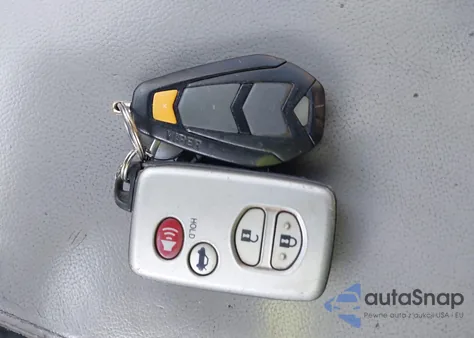 2010 Toyota Camry Se V6 z USA, uszkodzony, nr VIN 4T1BK3EK1AU105487